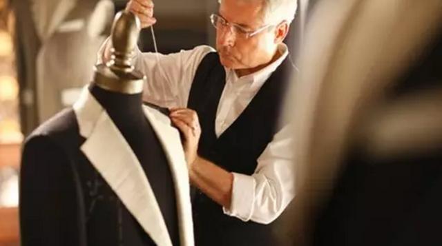 定制成衣南山智尚:经营工作装领军品牌并停止本性化需要高等定制营业工作装团购营业也是公司要点营业beat365官网